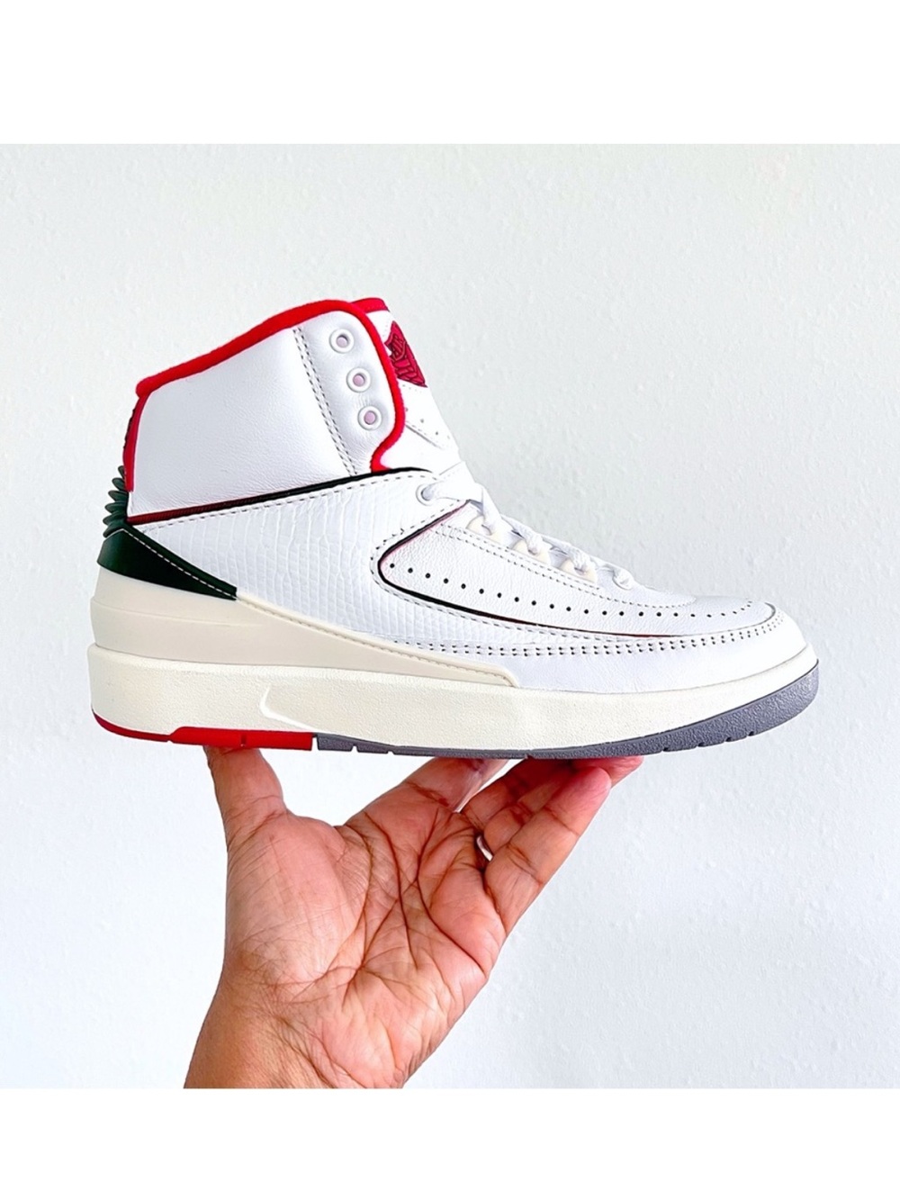 Nike Air Jordan 2 Retro High Christmas 6.5Y /  8 Women